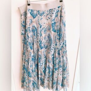 Aritzia Wilfred Twirl Pleated Skirt